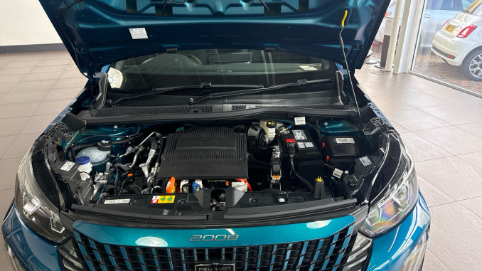 Peugeot 2008 115kW Allure 54kWh 5dr Auto Electric Estate - Image 8